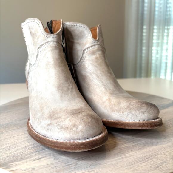 Lucchese M6007 White Distressed Leather Low Scallop Bootie 6.5 B Western Ankle - Picture 6 of 10